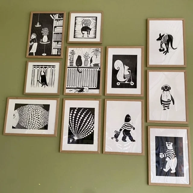 Nu te zien bij Het Bakkerscafe: linosnede van Jet Westbroek. Katten, bevers, beren, een kangoeroe, een gorilla en een poepende hond. Komt dat zien!!!!
