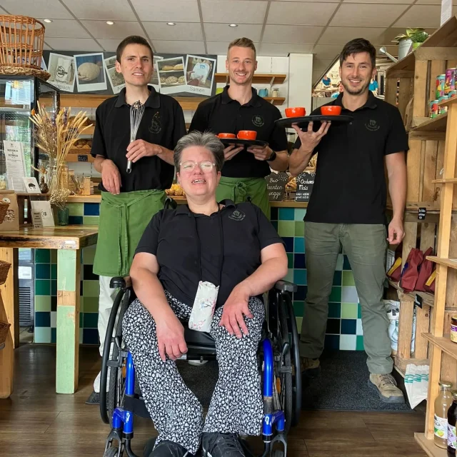 Het maandag team is er weer klaar voor. Laat die zomer maar weer doorkomen 😎😎